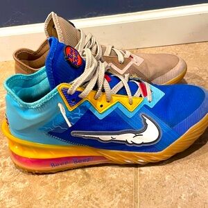 Tune squad Nike Lebron 18 low